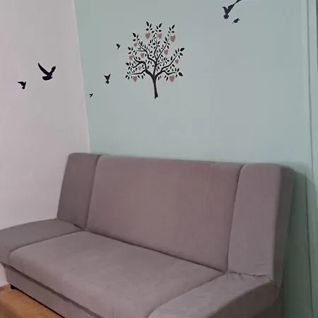 Apartman σπίτι μέσα στο πράσινο *