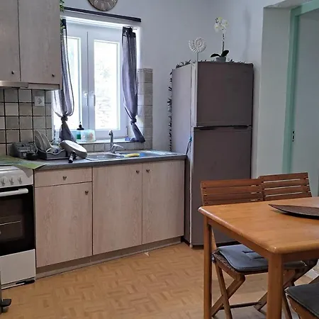 Apartman σπίτι μέσα στο πράσινο